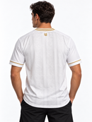 Modelo masculino com camisa Vasco Círio de Nazaré 2026 vista de costas